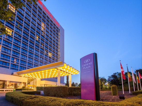 Extreme verbetert netwerken in hospitality en zorg met hoogwaardige veilige Wi-Fi 6E